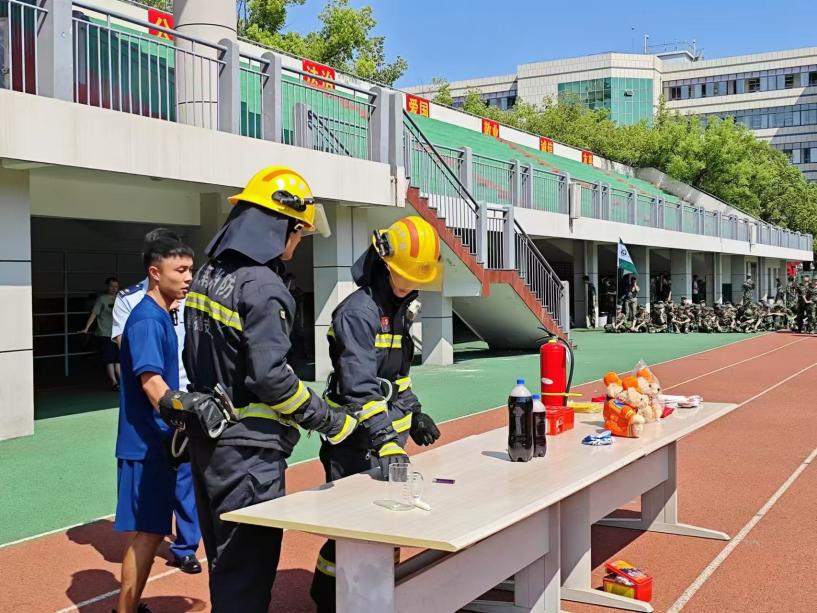 5e37c69715e14dd1bd1cf534d10ad40