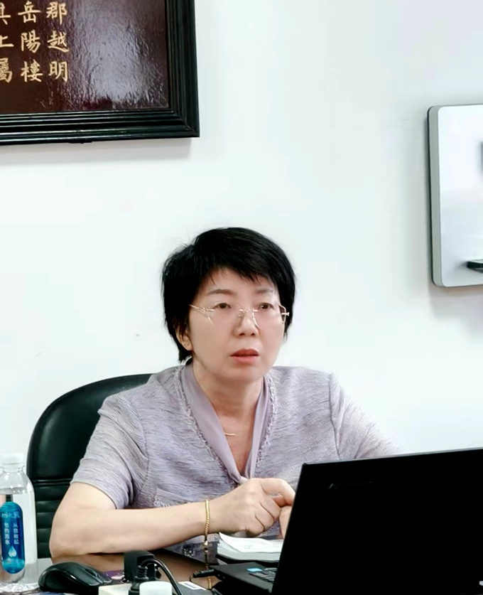 69c45bbb98c64e2a2dfec45e5c4224b