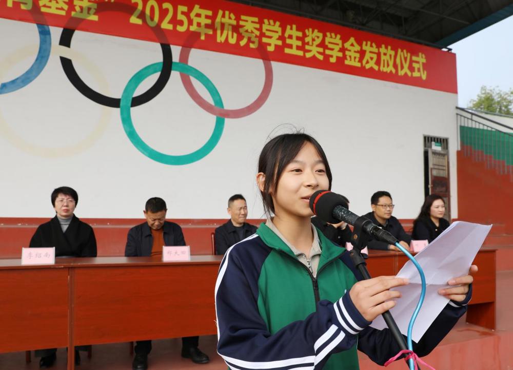 de9bdddc1858b5416df19b16b78feb9b